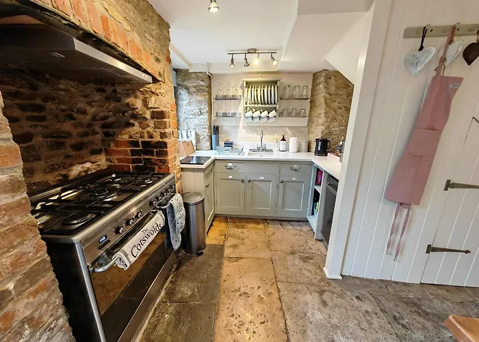 Wishbone Cottage In The Cotswolds